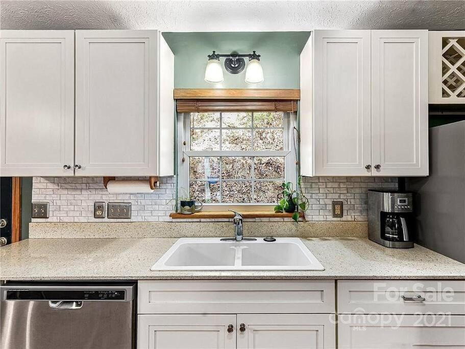 Misty Mountain Cottage Уэйнсвилл Экстерьер фото